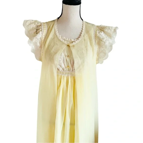 Vintage Peignoir Sheer Lace Negligee Robe Nightgown Set